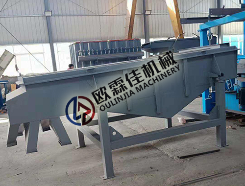 直線振動(dòng)篩的安裝斜度該如何調(diào)節(jié)？